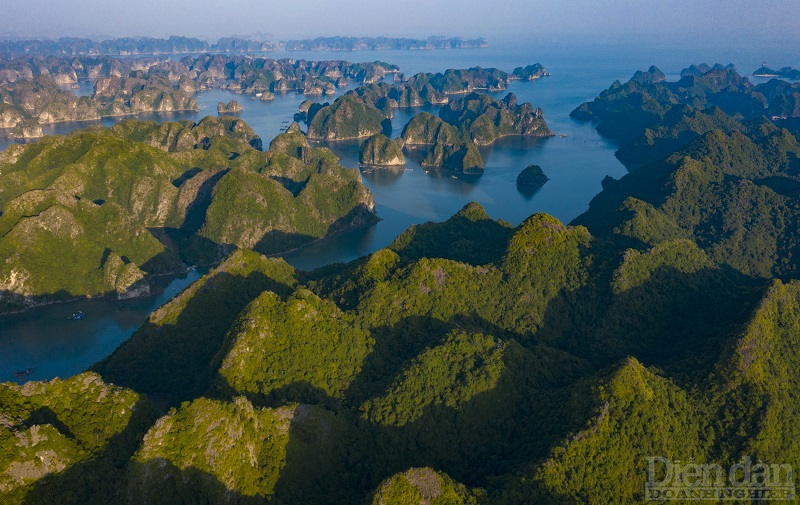Đảo Cát Bà là một quần đảo có tới gần 400 hòn đảo lớn nhỏ
